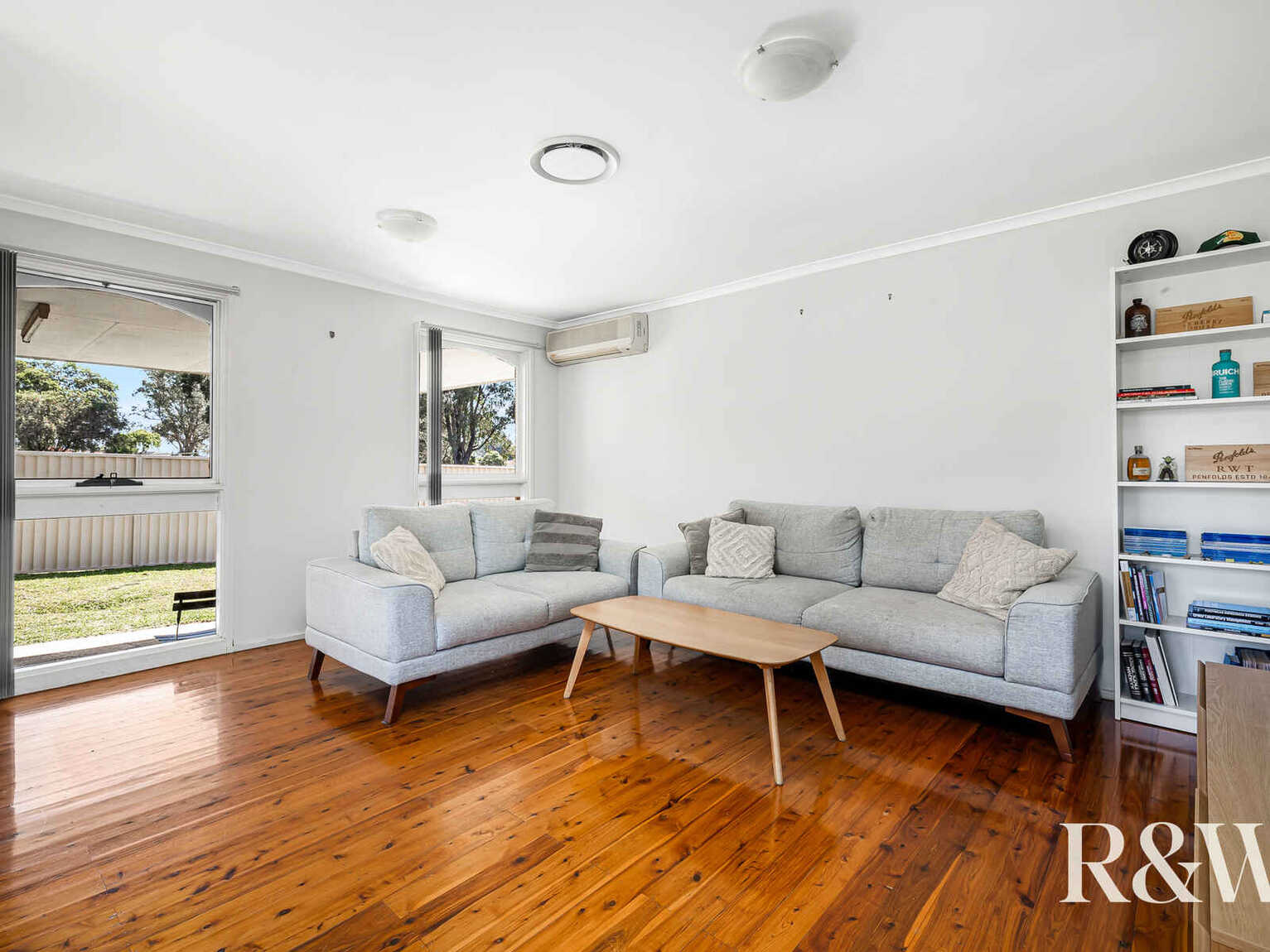 34 Alexandra Circuit St Clair