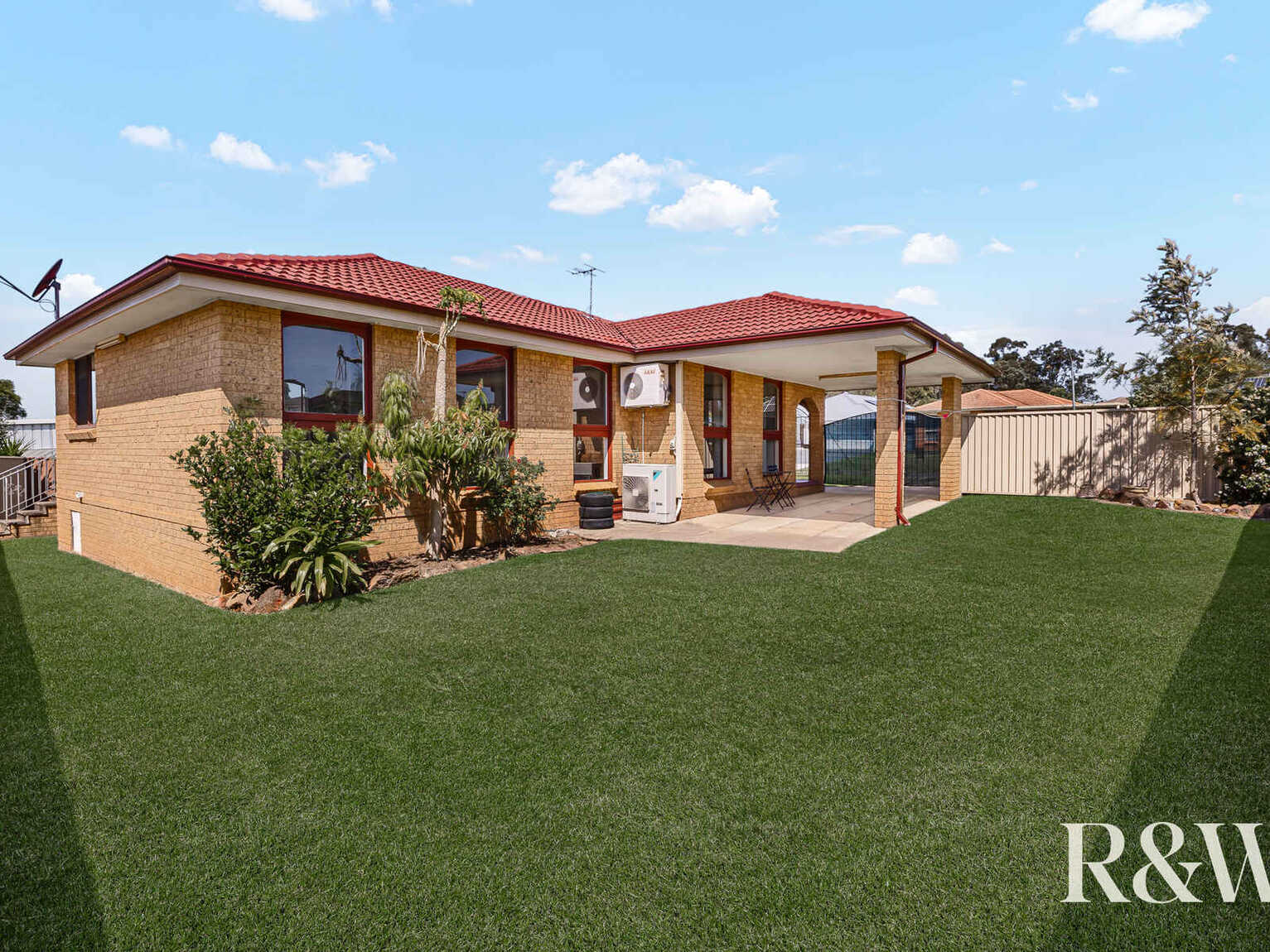 34 Alexandra Circuit St Clair