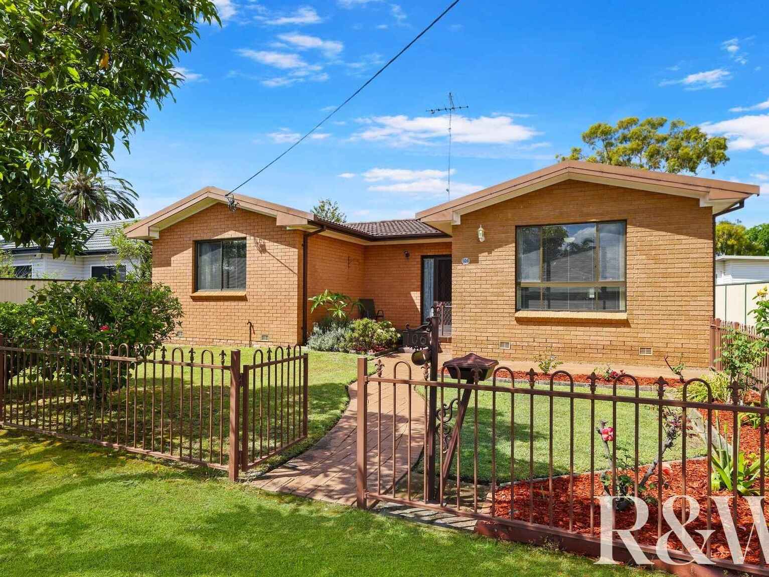 106 Carpenter Street Colyton 106 Carpenter Street Colyton