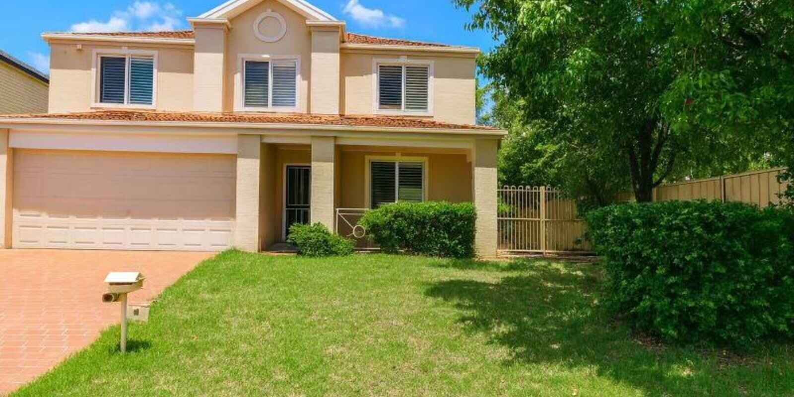 4 Seine Court St Clair