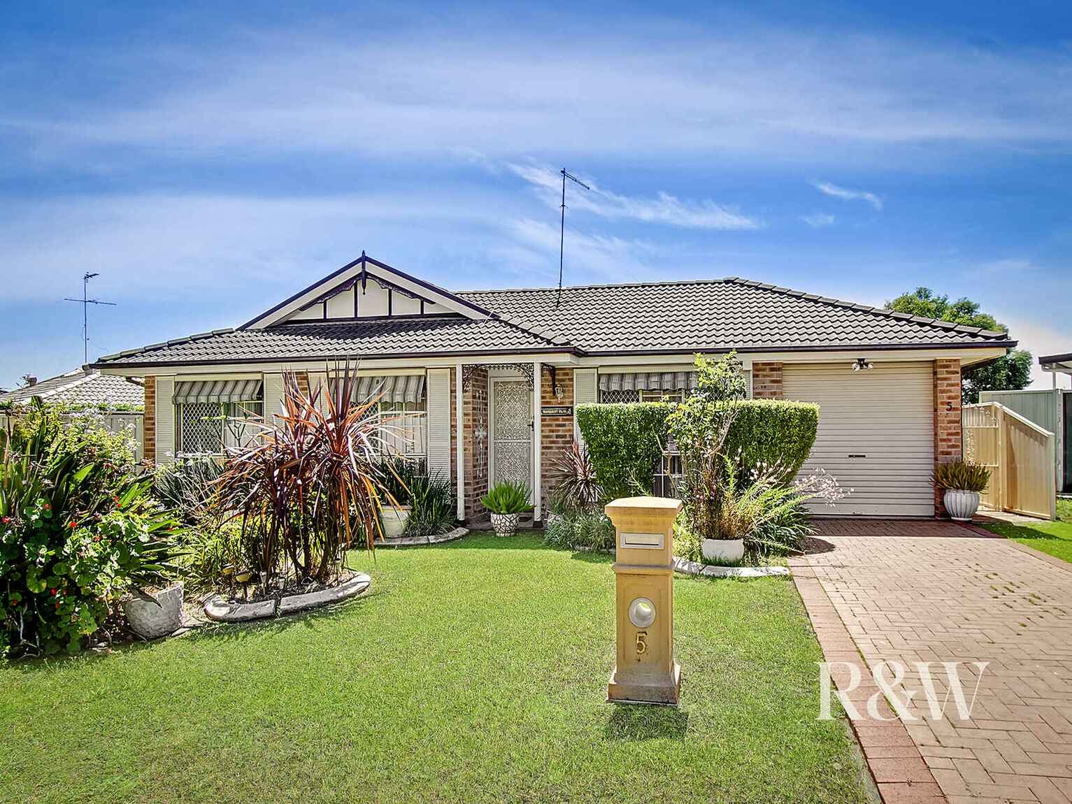 5 Shamrock Court St Clair
