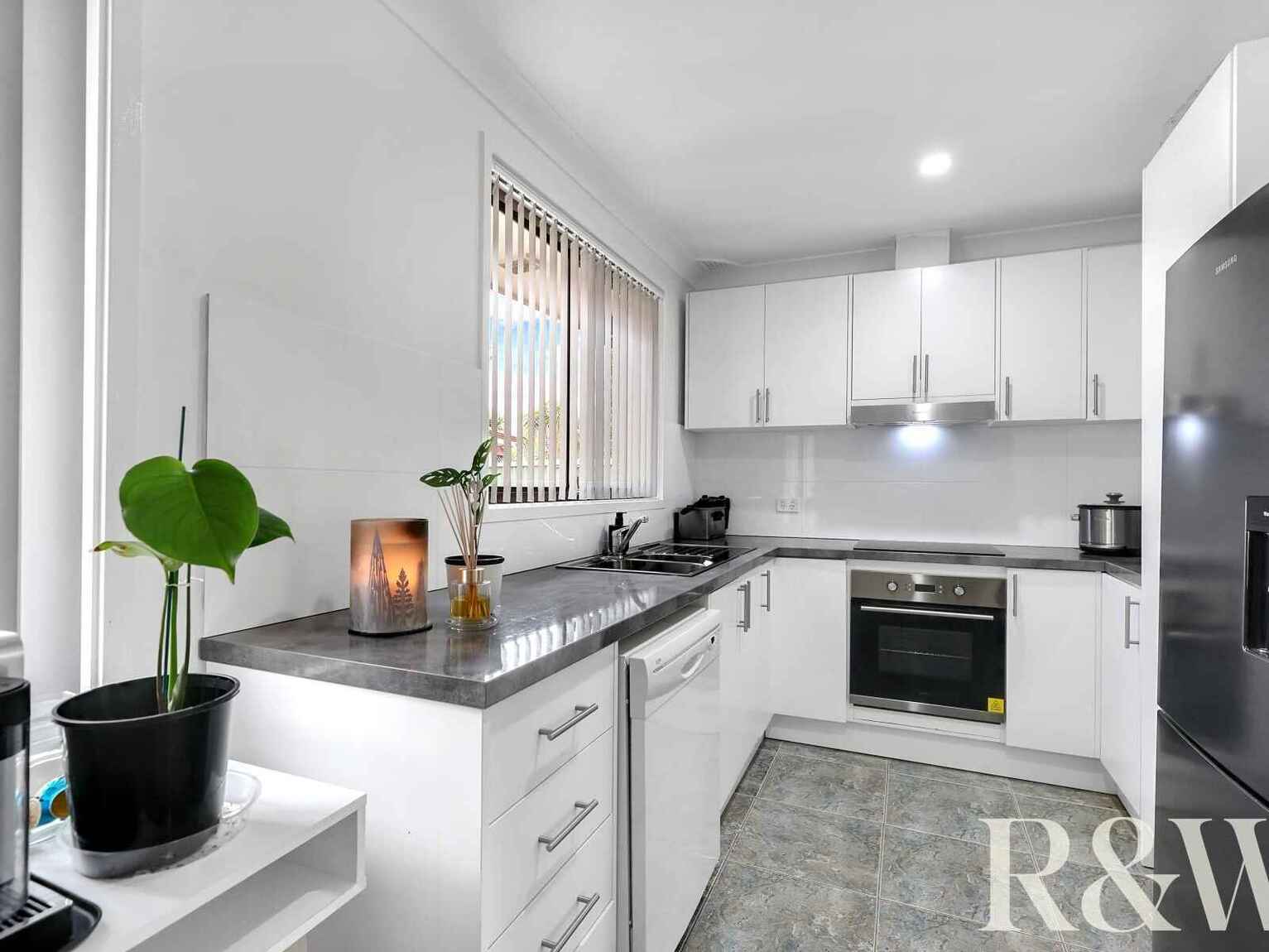 2 & 2A Francis Greenway Avenue St Clair 2 & 2A Francis Greenway Avenue St Clair