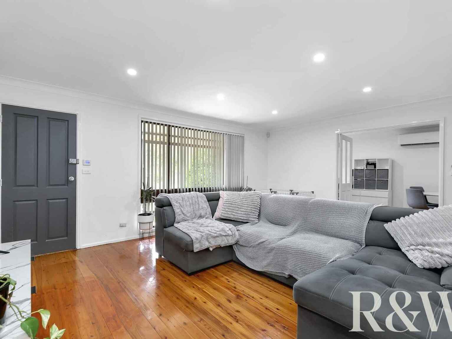 2 & 2A Francis Greenway Avenue St Clair 2 & 2A Francis Greenway Avenue St Clair