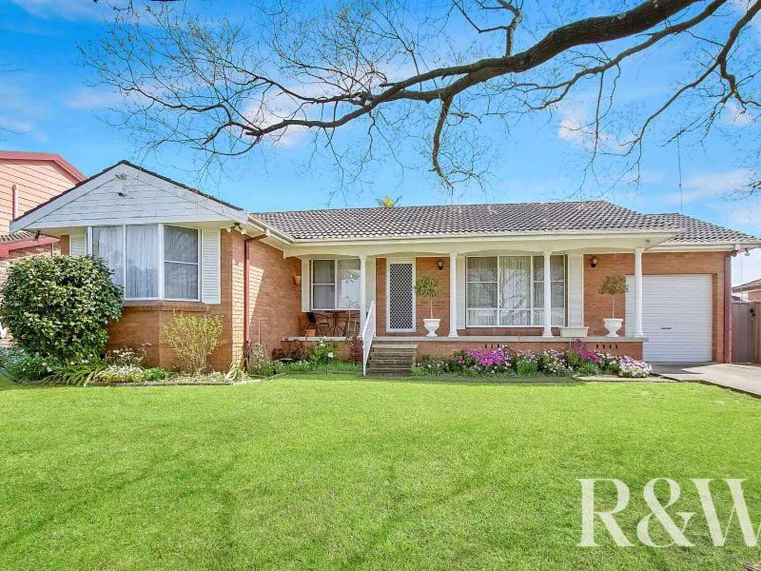 29 McCartney Crescent St Clair