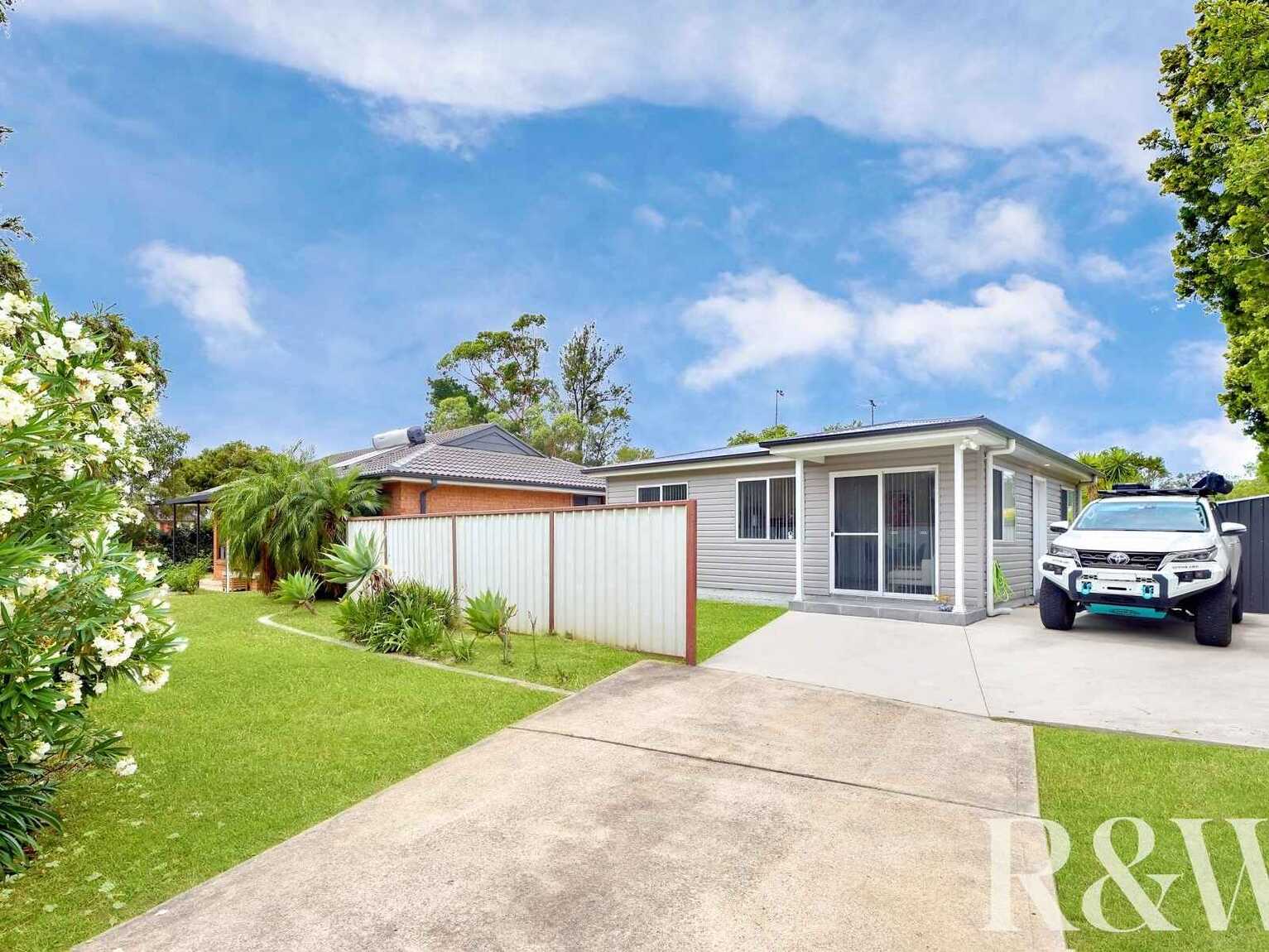 2 & 2A Francis Greenway Avenue St Clair 2 & 2A Francis Greenway Avenue St Clair