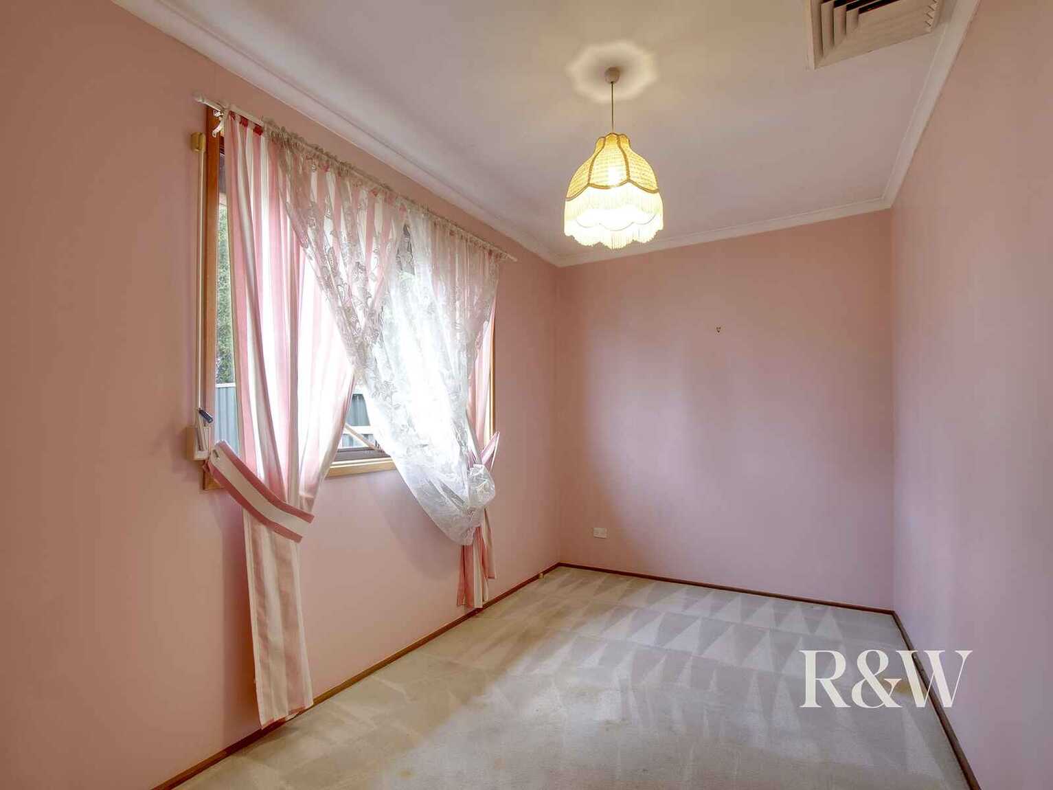 38 Garrick Road St Clair 38 Garrick Road St Clair