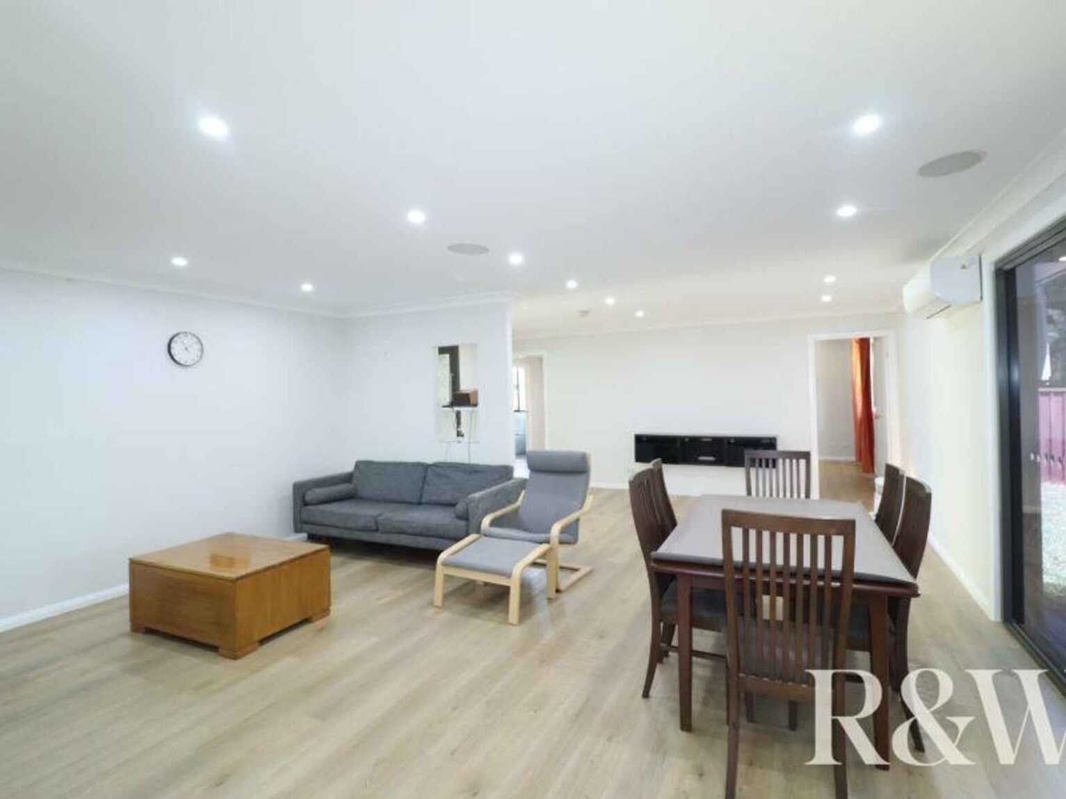 37 Madison Circuit St Clair