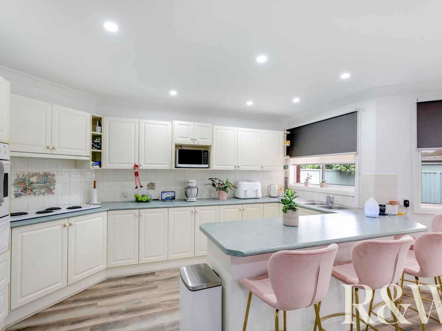 1 & 1A Chrisalex Place St Clair