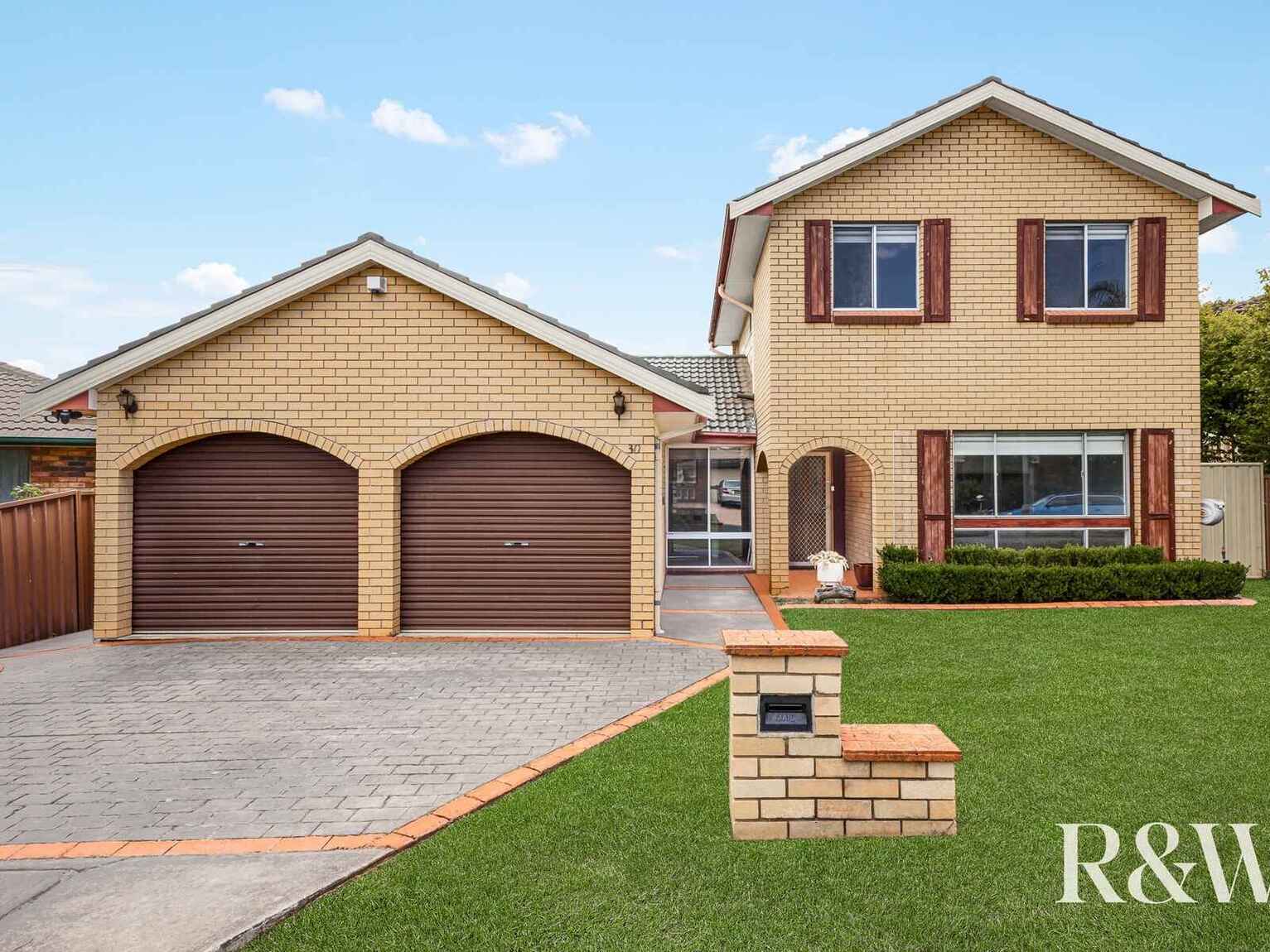 30 Francis Greenway Avenue St Clair