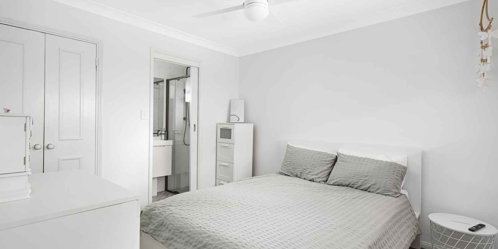 30 Francis Greenway Avenue St Clair