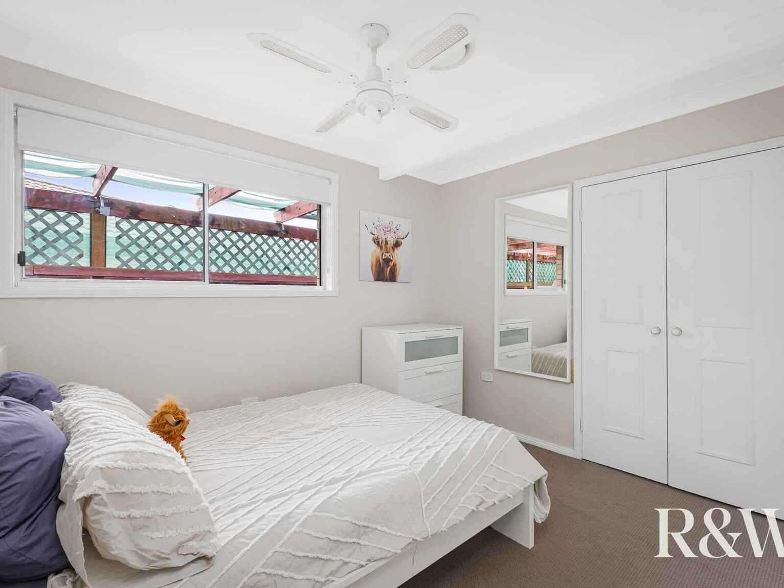 30 Francis Greenway Avenue St Clair