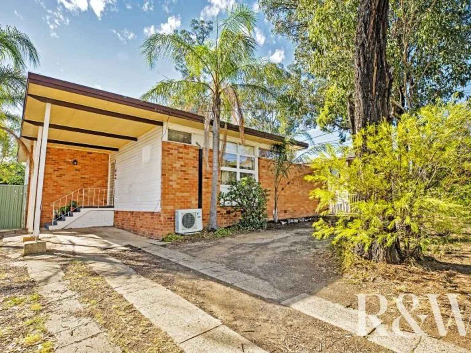 15 & 15A Kurama Crescent Whalan