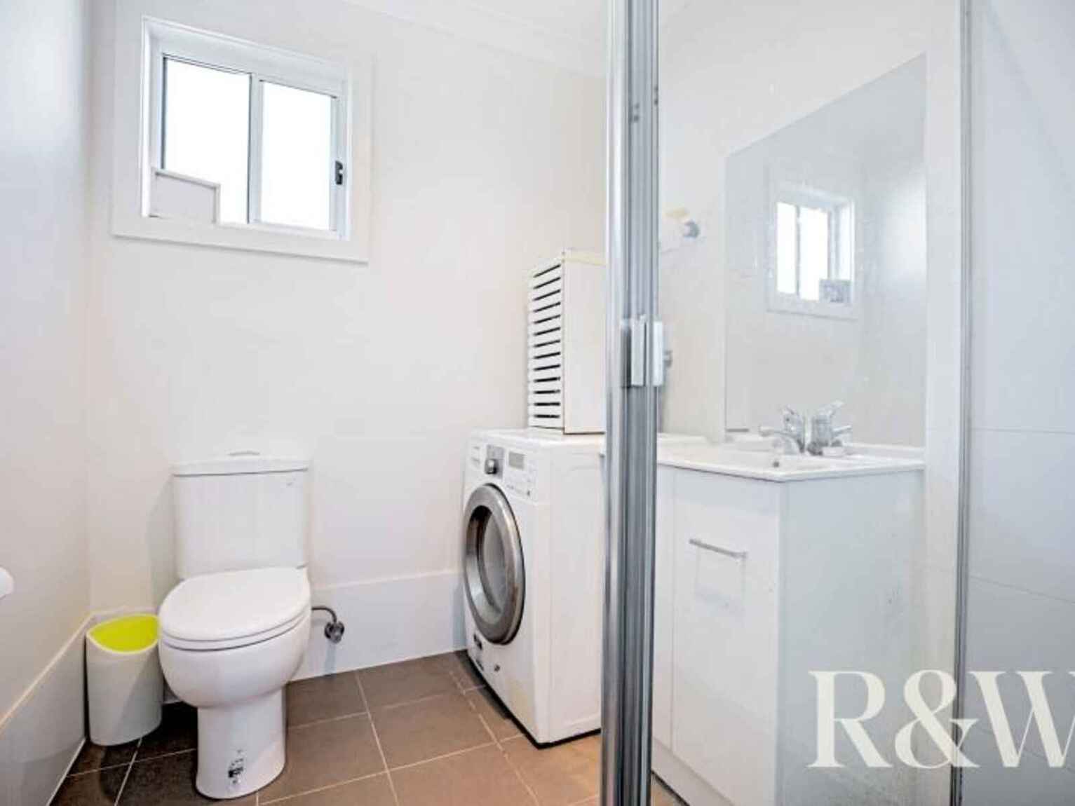 15 & 15A Kurama Crescent Whalan