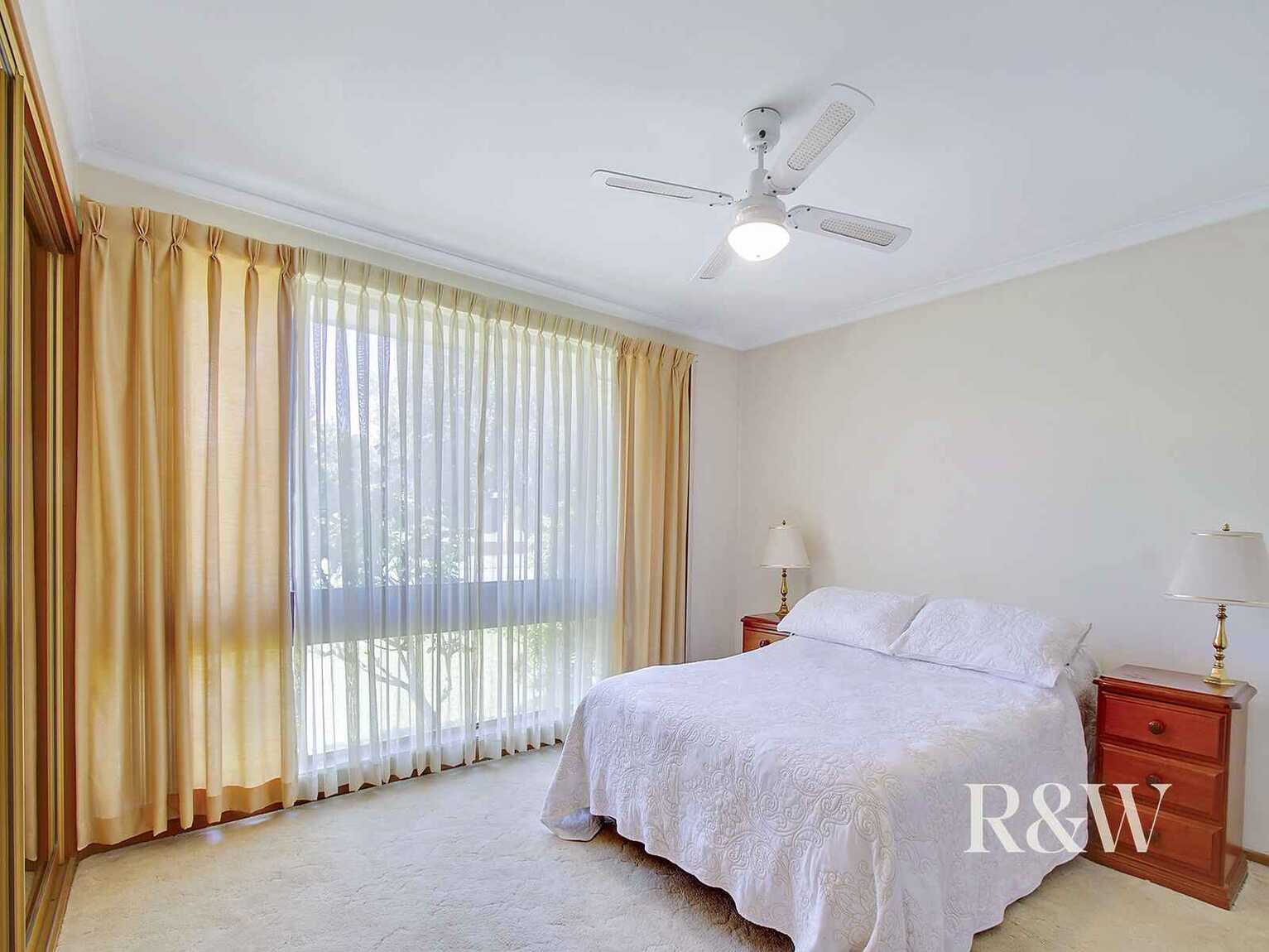 17 Eucumbene Place St Clair 17 Eucumbene Place St Clair