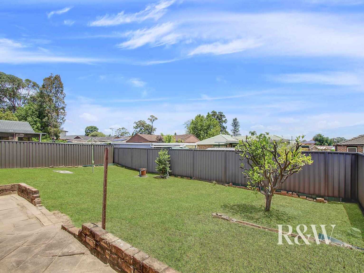 17 Eucumbene Place St Clair 17 Eucumbene Place St Clair