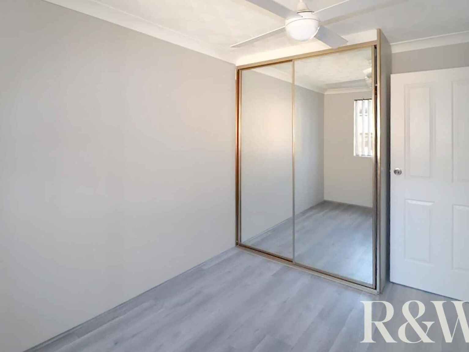 13/54 Park Avenue Kingswood