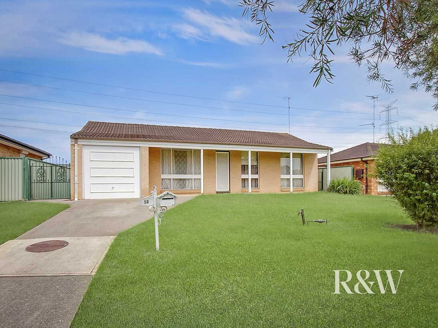 12 Verdi Glen St Clair