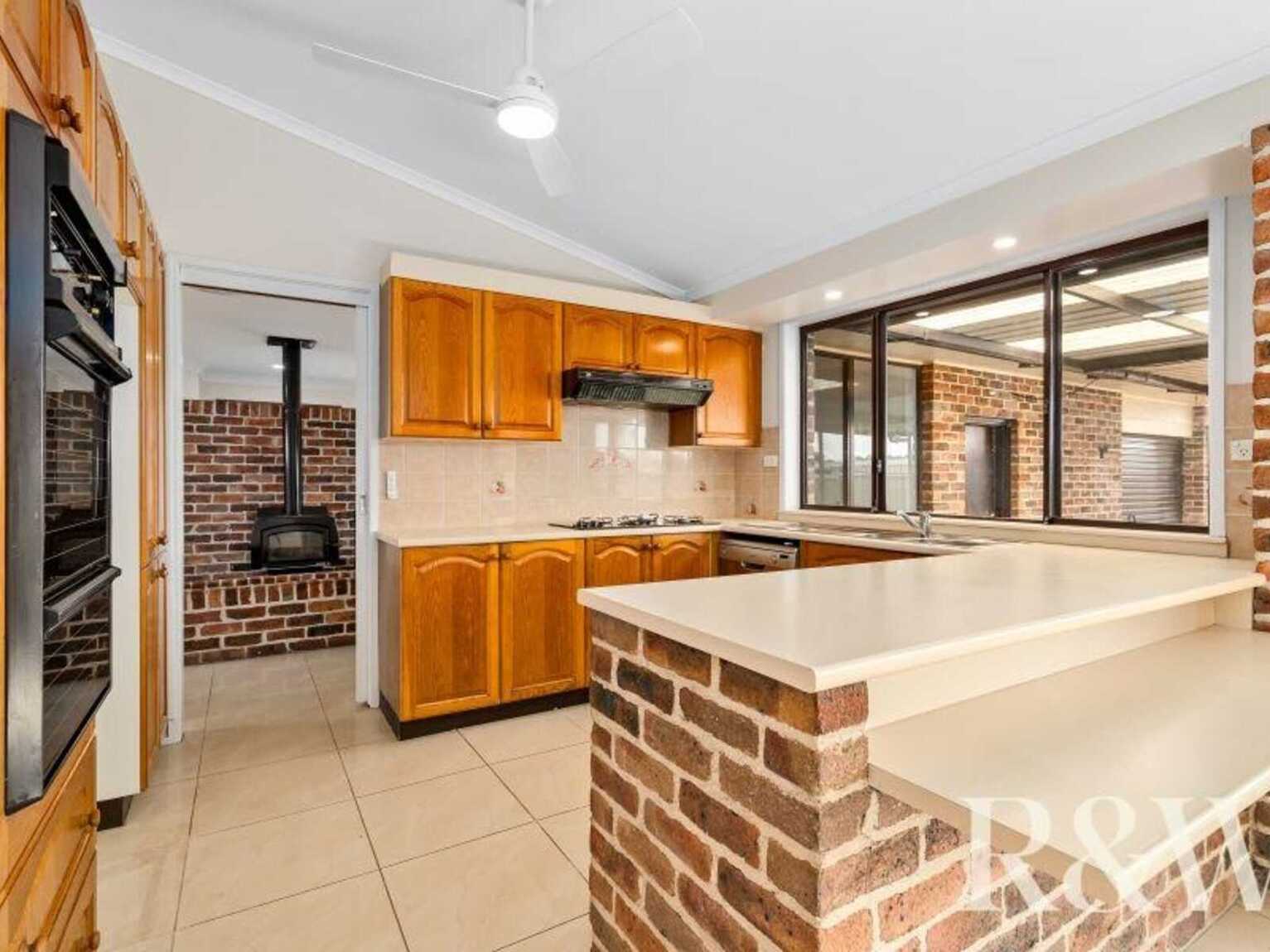 24 Fantail Crescent Erskine Park