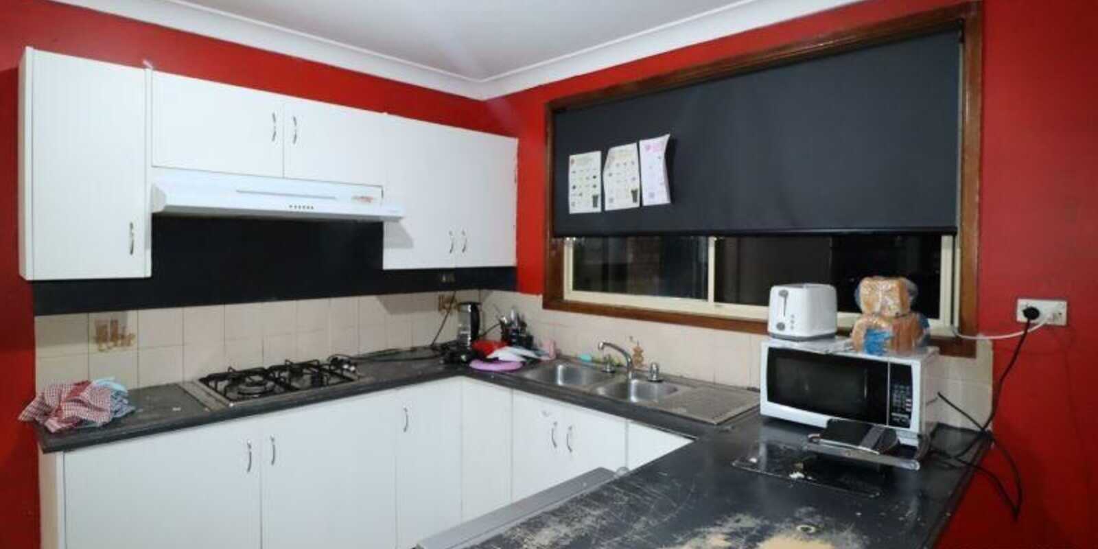 99 Explorers Way St Clair