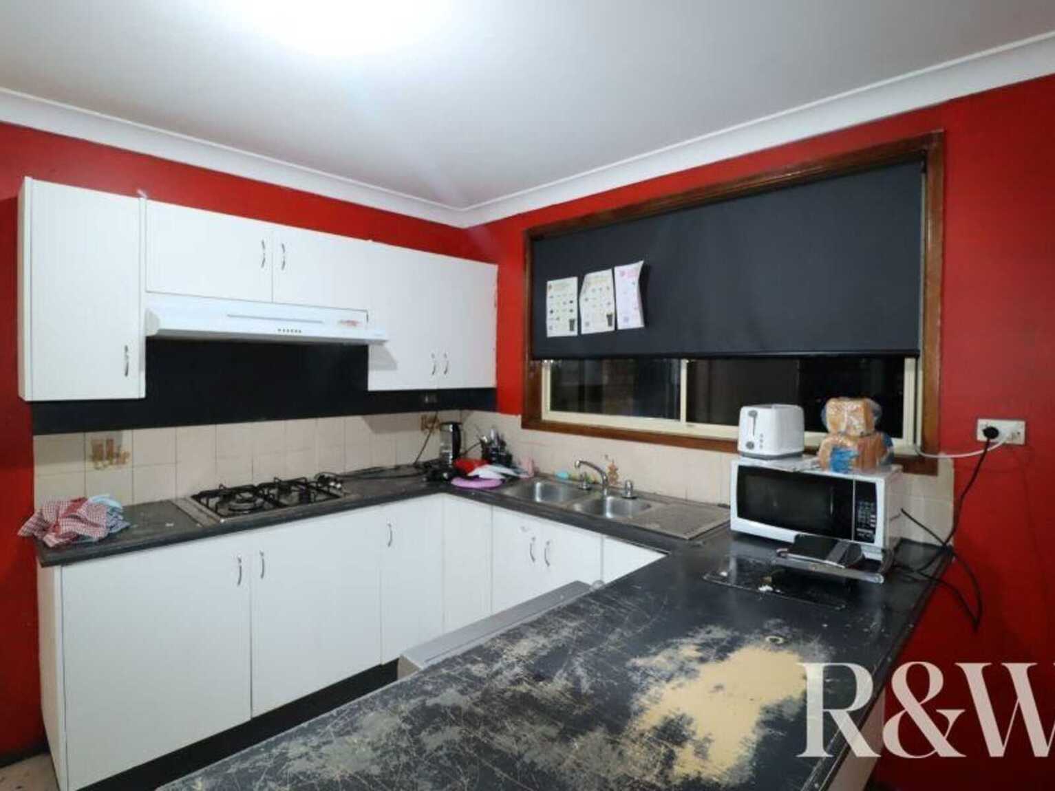 99 Explorers Way St Clair