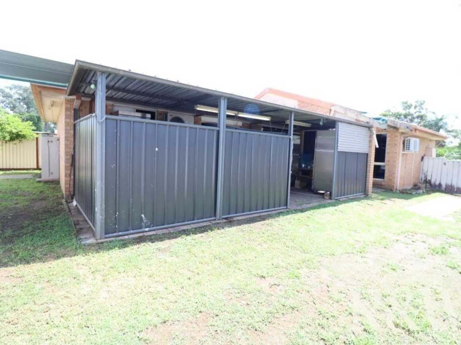 99 Explorers Way St Clair