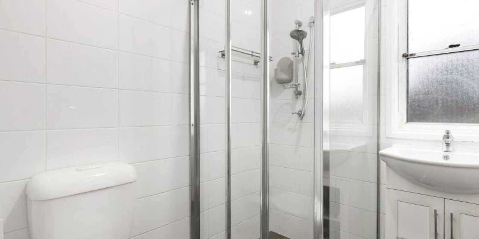 16 Dan Crescent Colyton