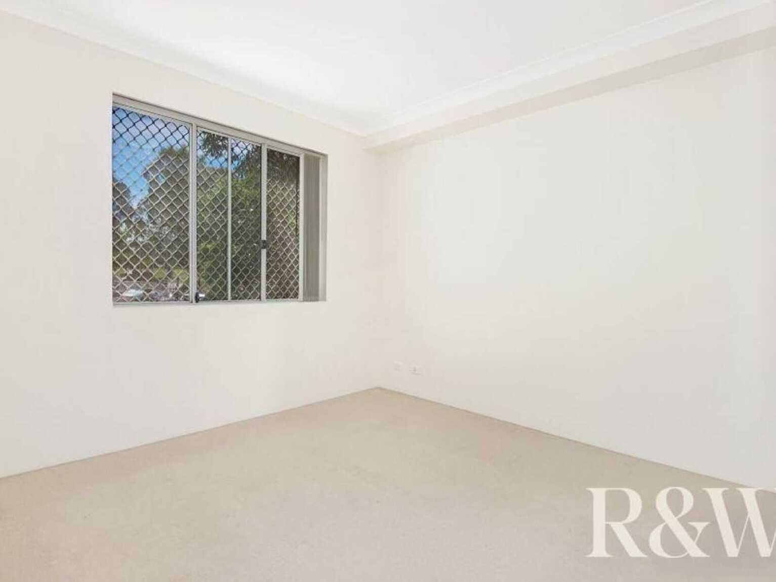 47/2-12 Civic Avenue Pendle Hill