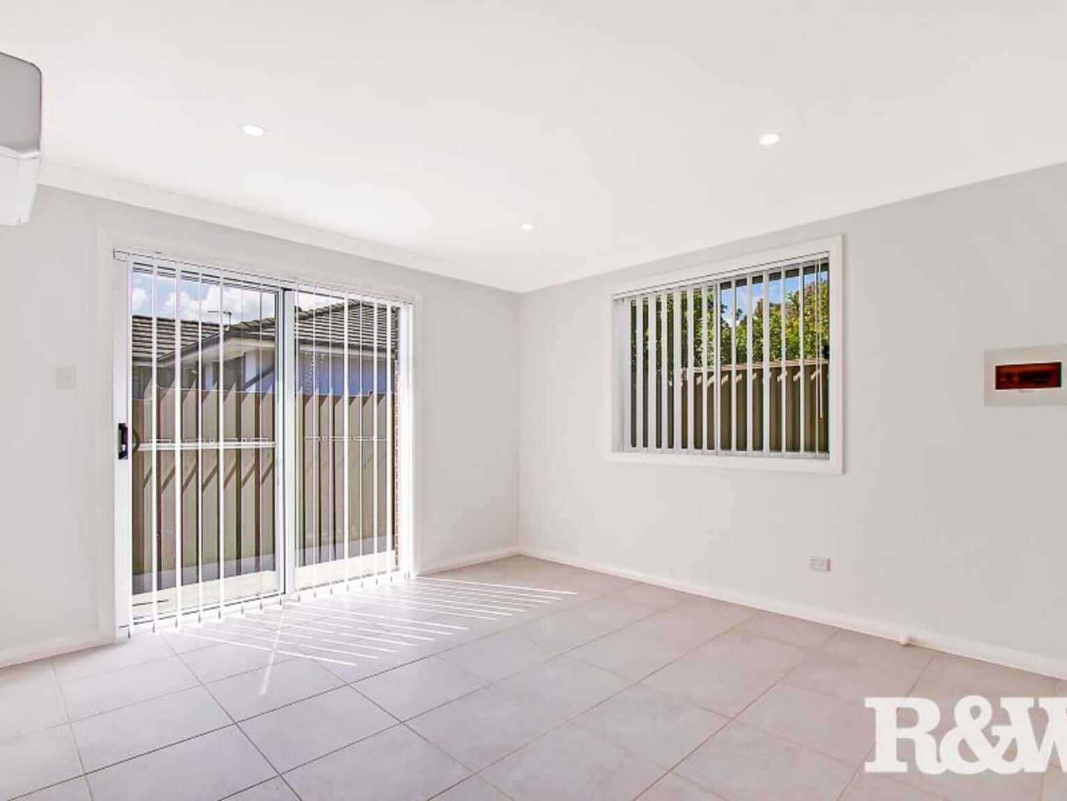 16A Mynah Close St Clair