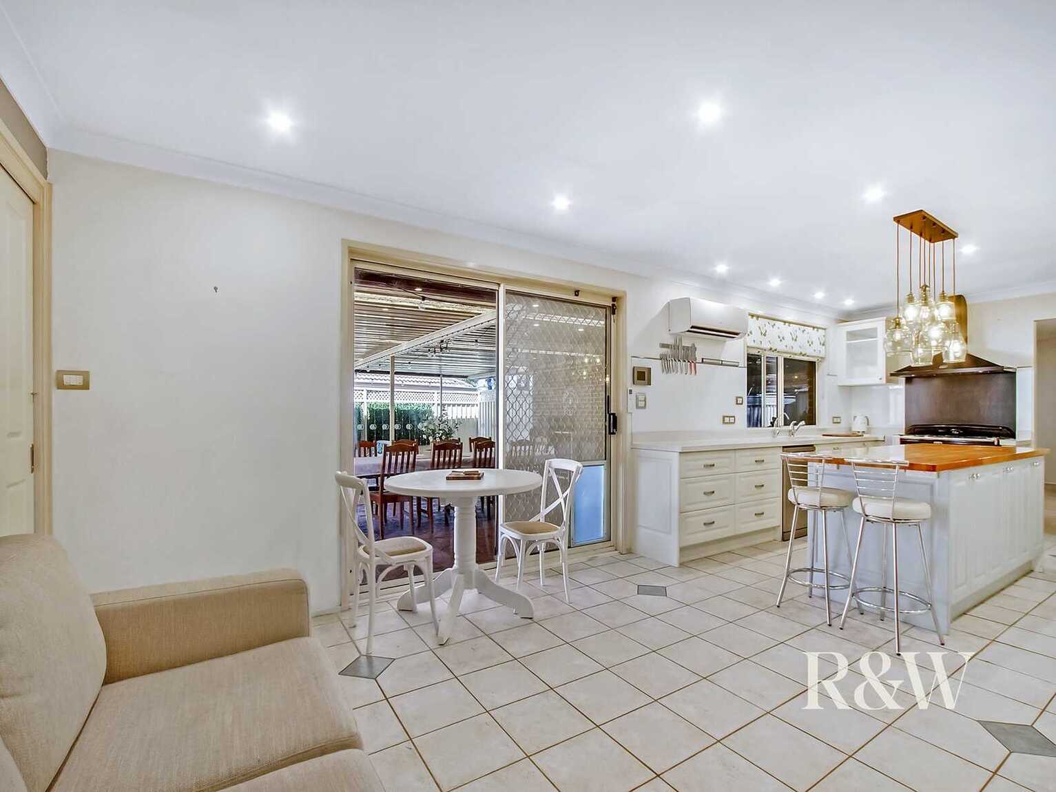 122 Explorers Way St Clair