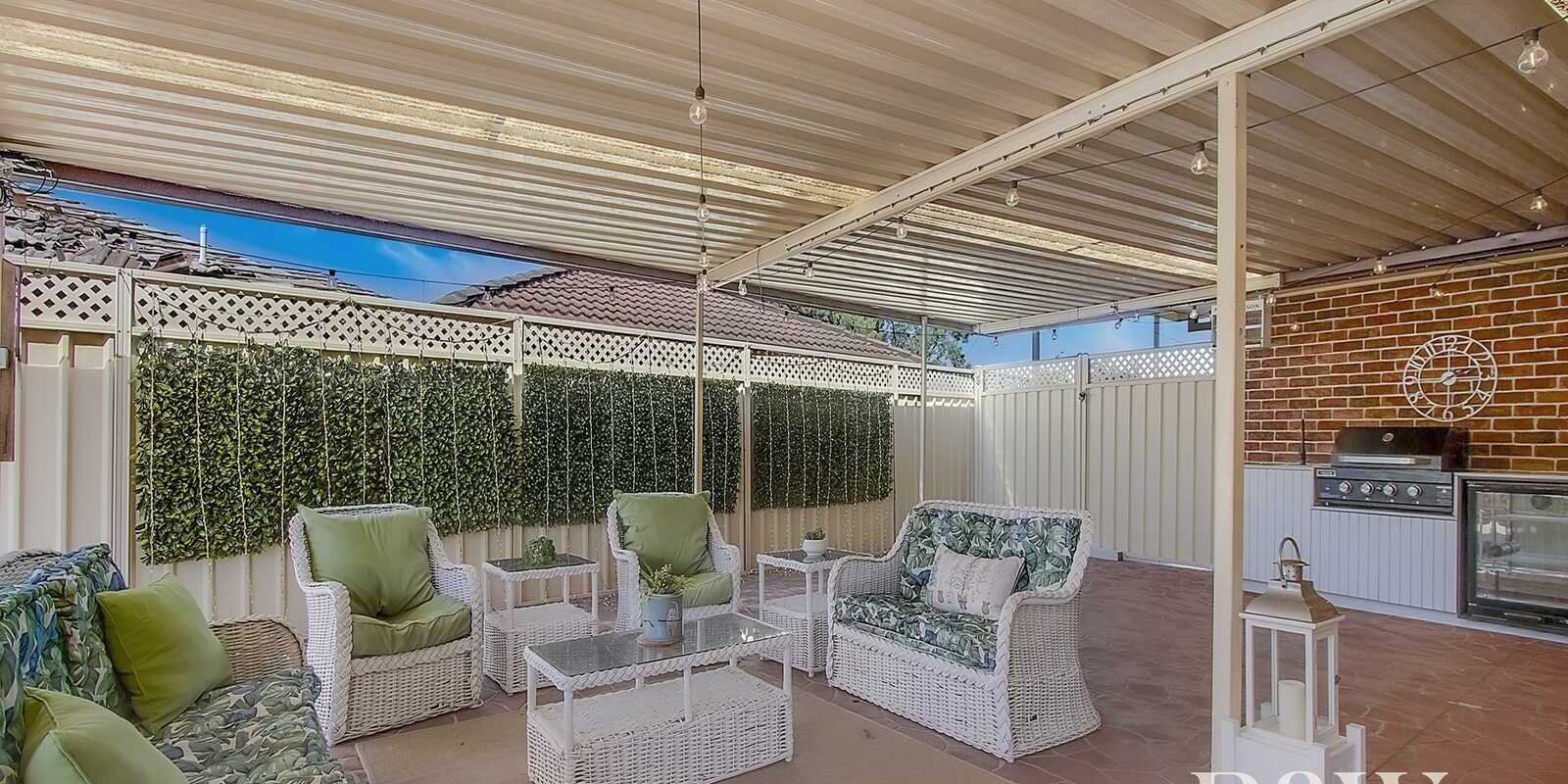 122 Explorers Way St Clair
