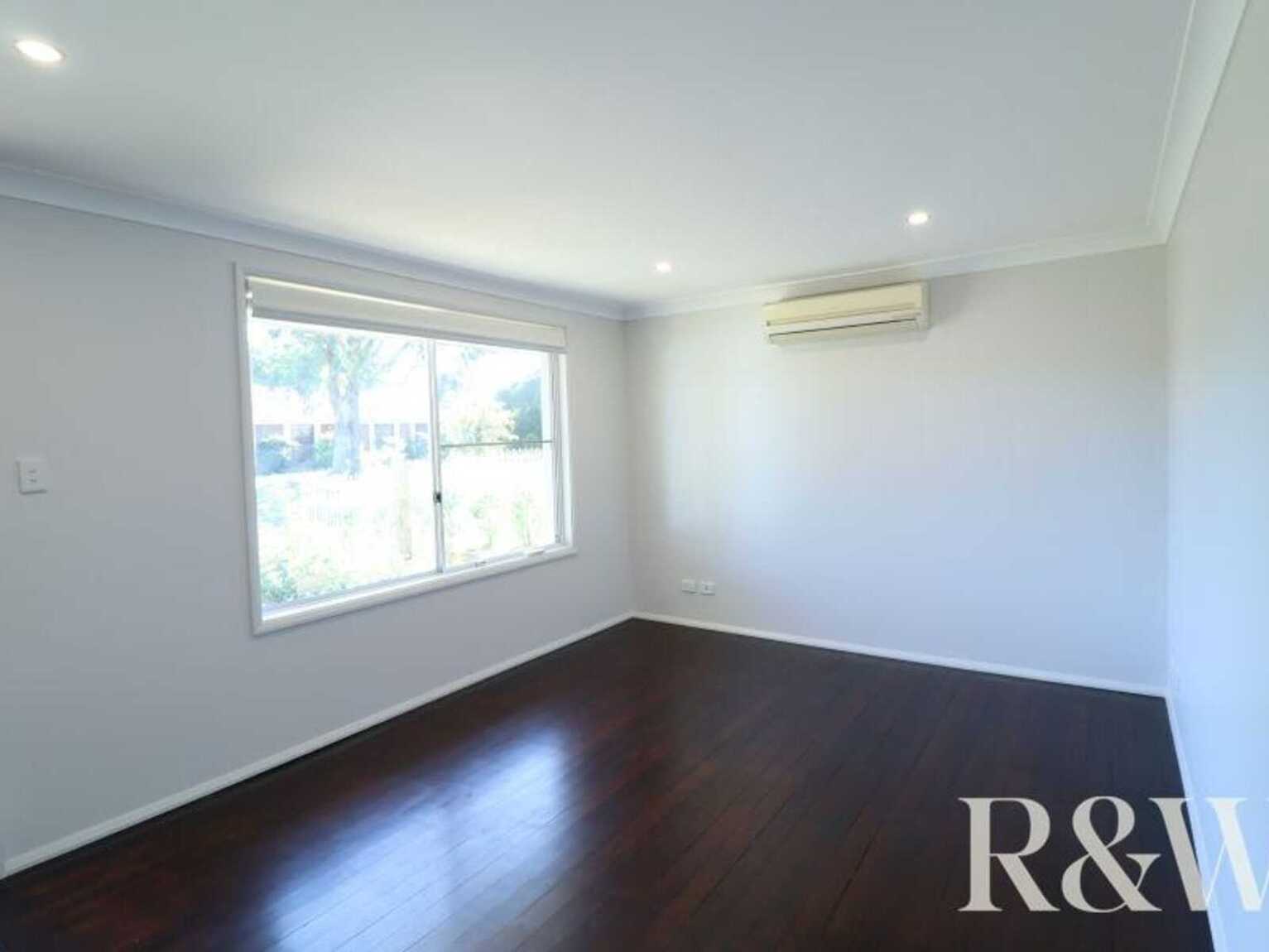 8 Nightmist Grove St Clair