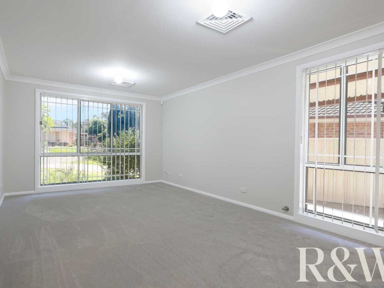 6 Shamrock Court St Clair