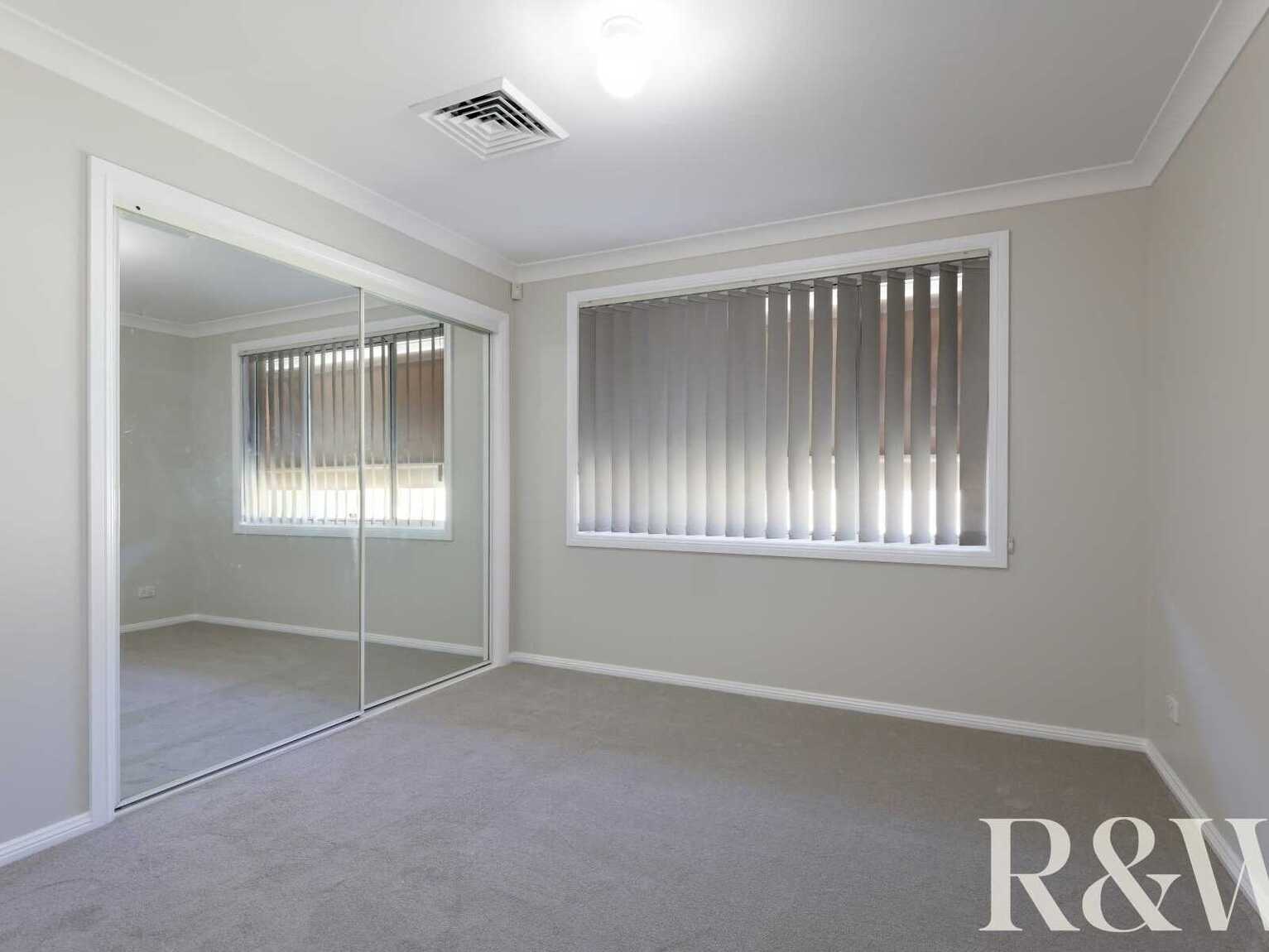 6 Shamrock Court St Clair