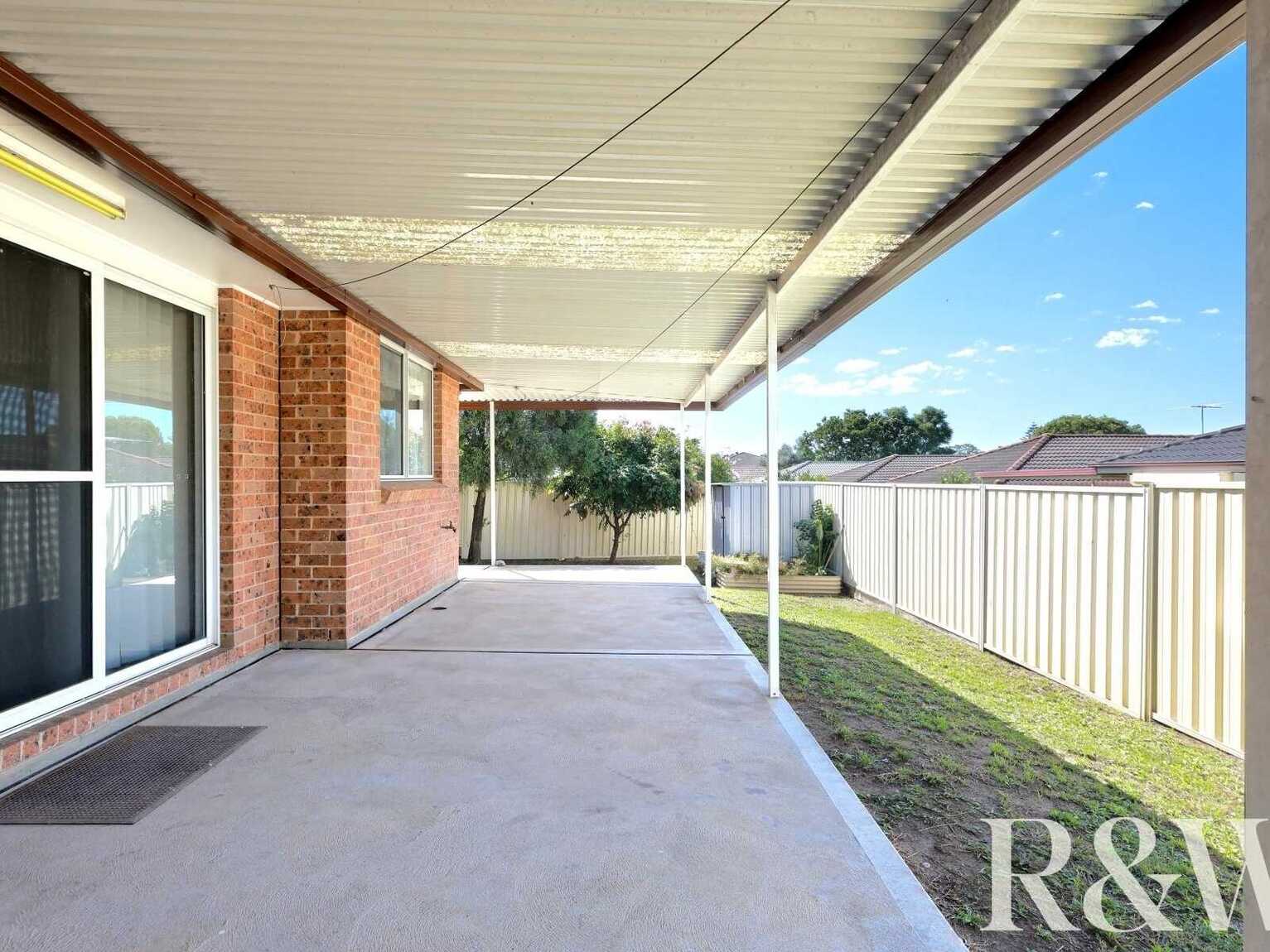6 Shamrock Court St Clair