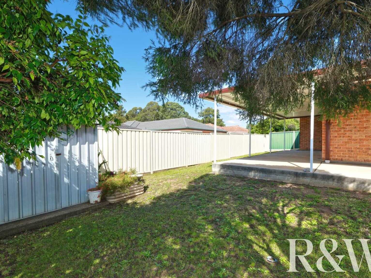 6 Shamrock Court St Clair