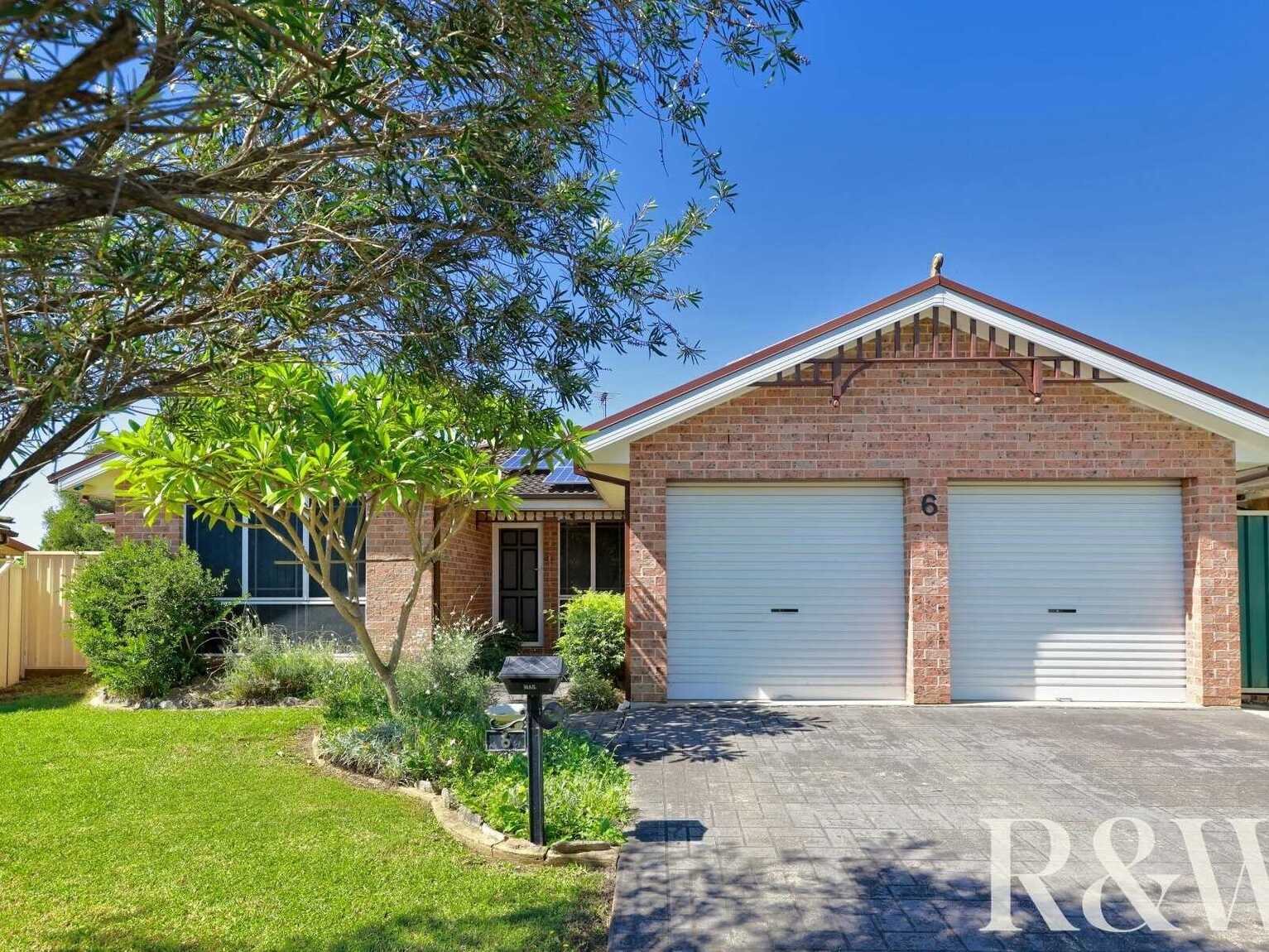 6 Shamrock Court St Clair