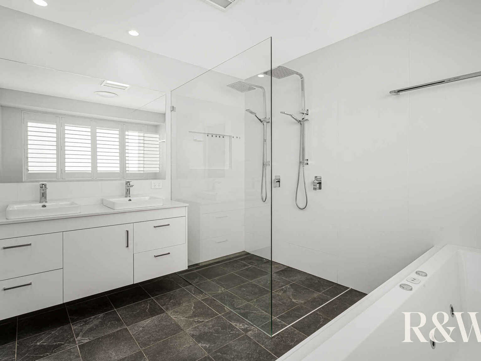 57 Kunipipi Street St Clair