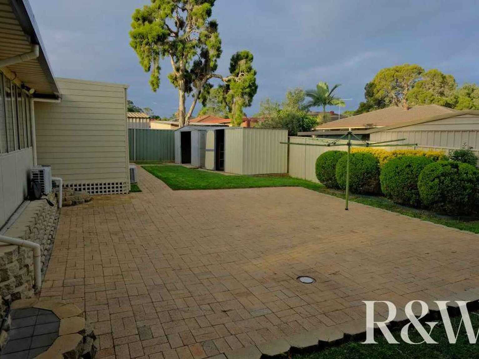 20 Kemerton Street St Clair