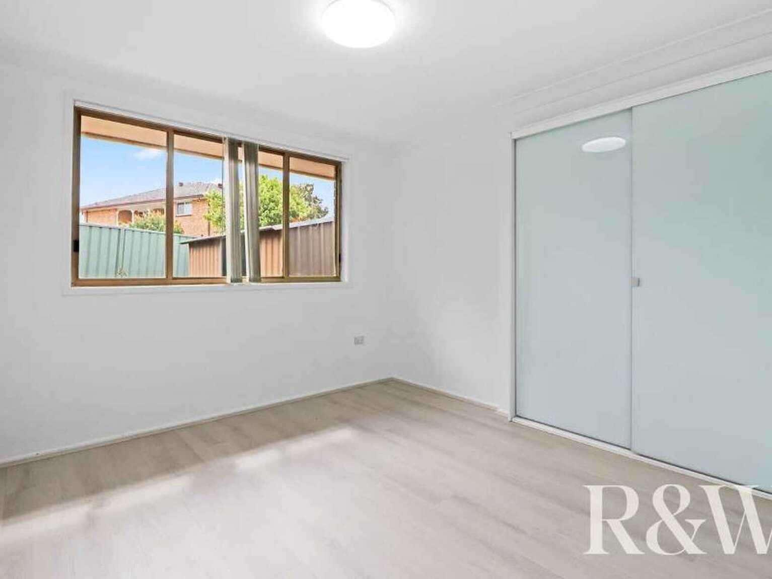 17 Rainbow Place, St Clair