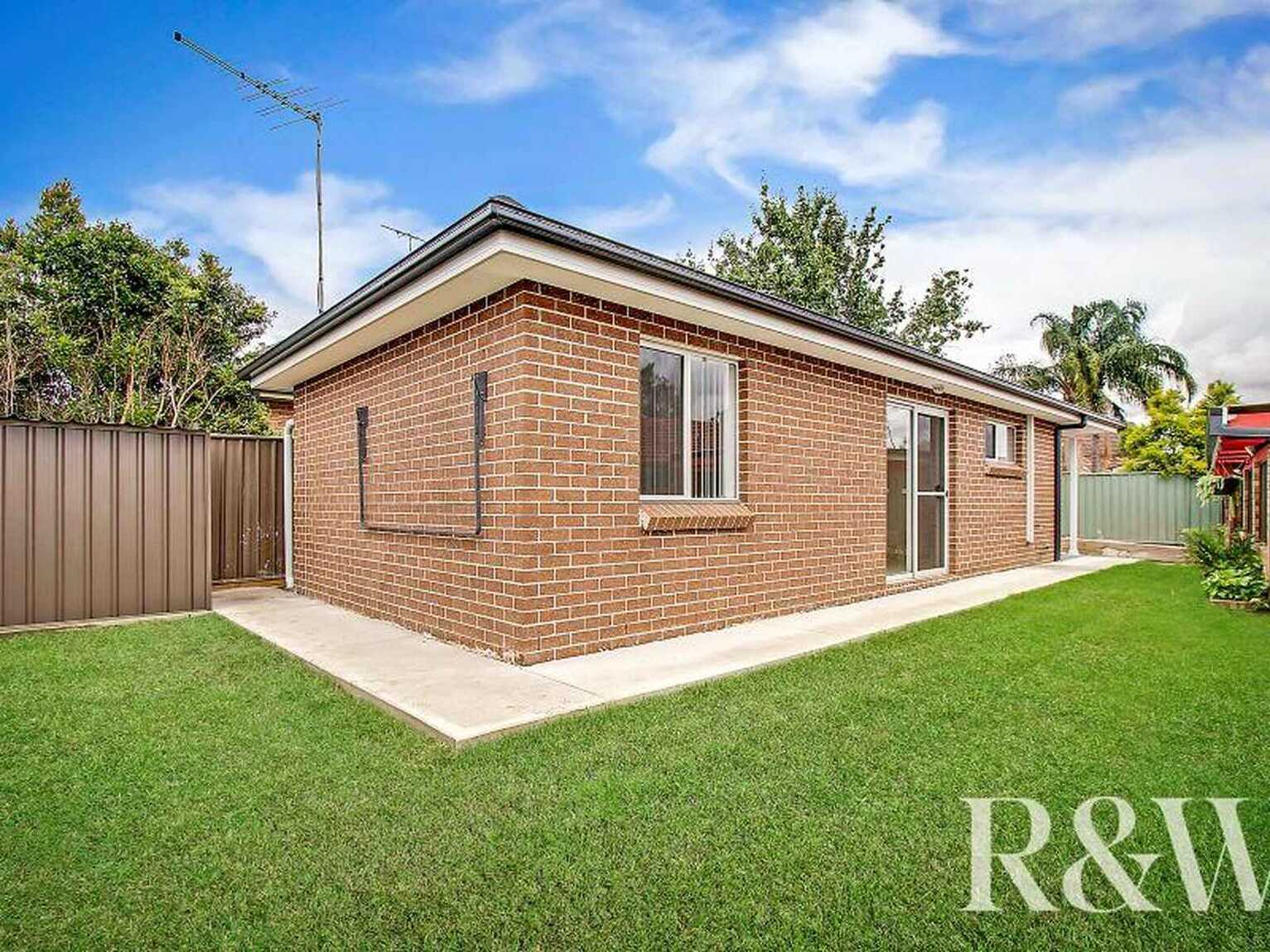 7A Hay Close St Clair