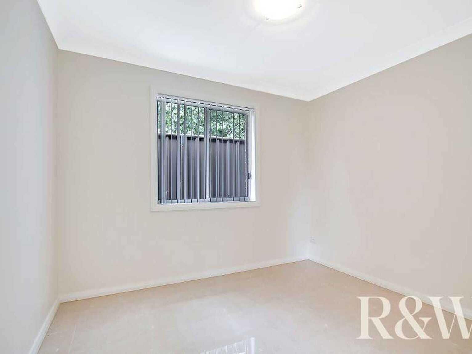 7A Hay Close St Clair