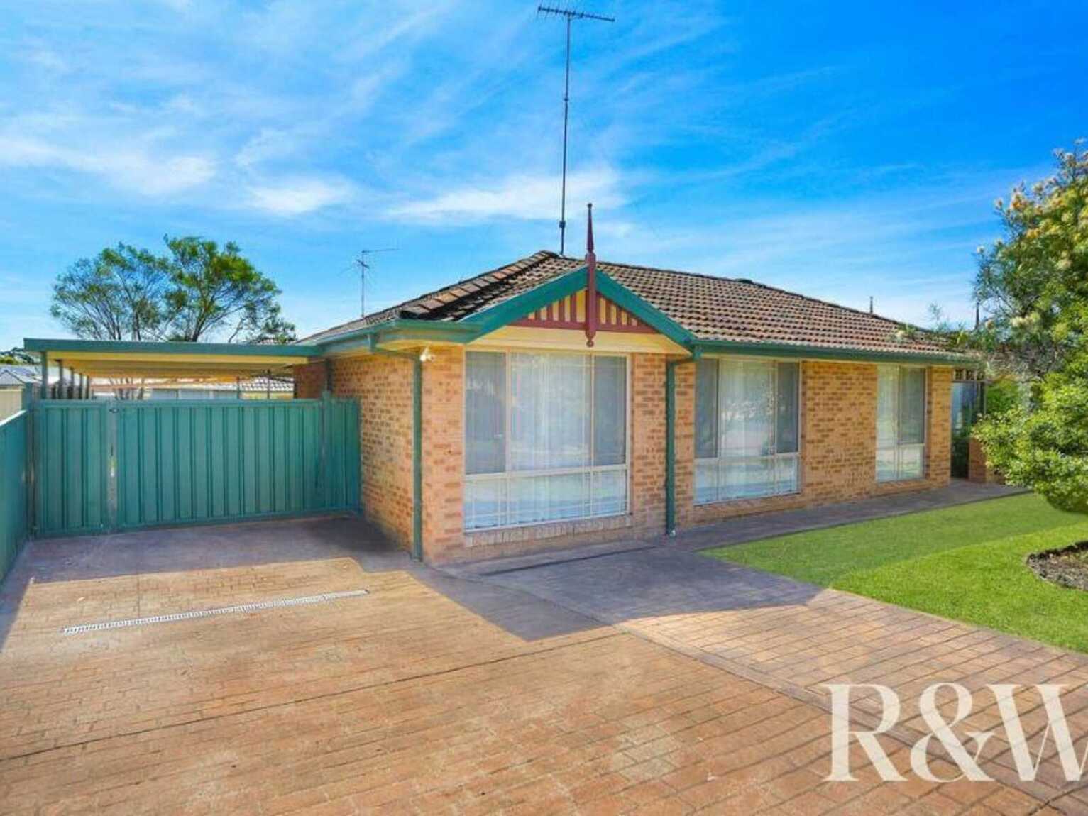 51 Womra Crescent Glenmore Park