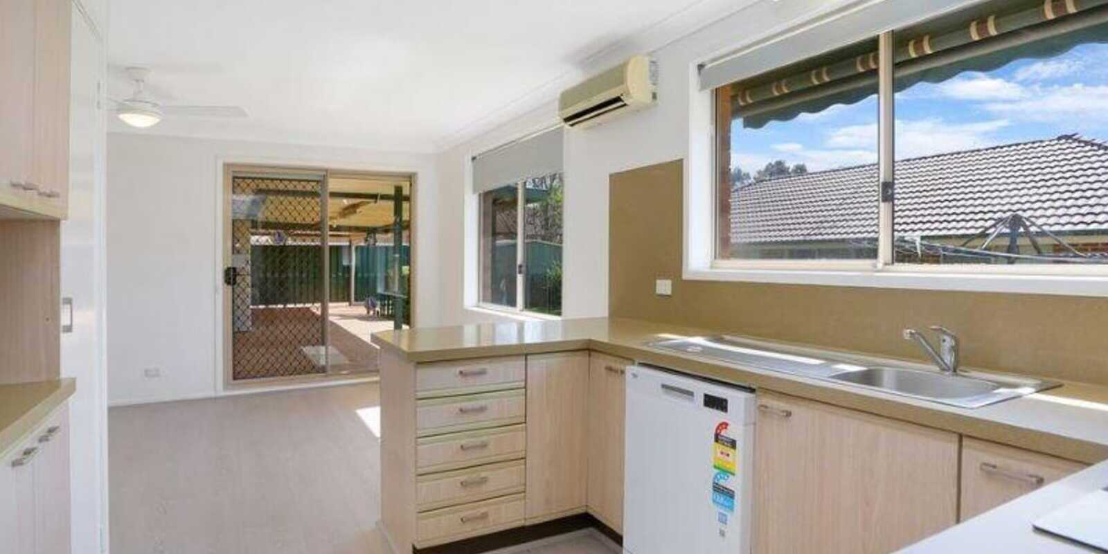 51 Womra Crescent Glenmore Park