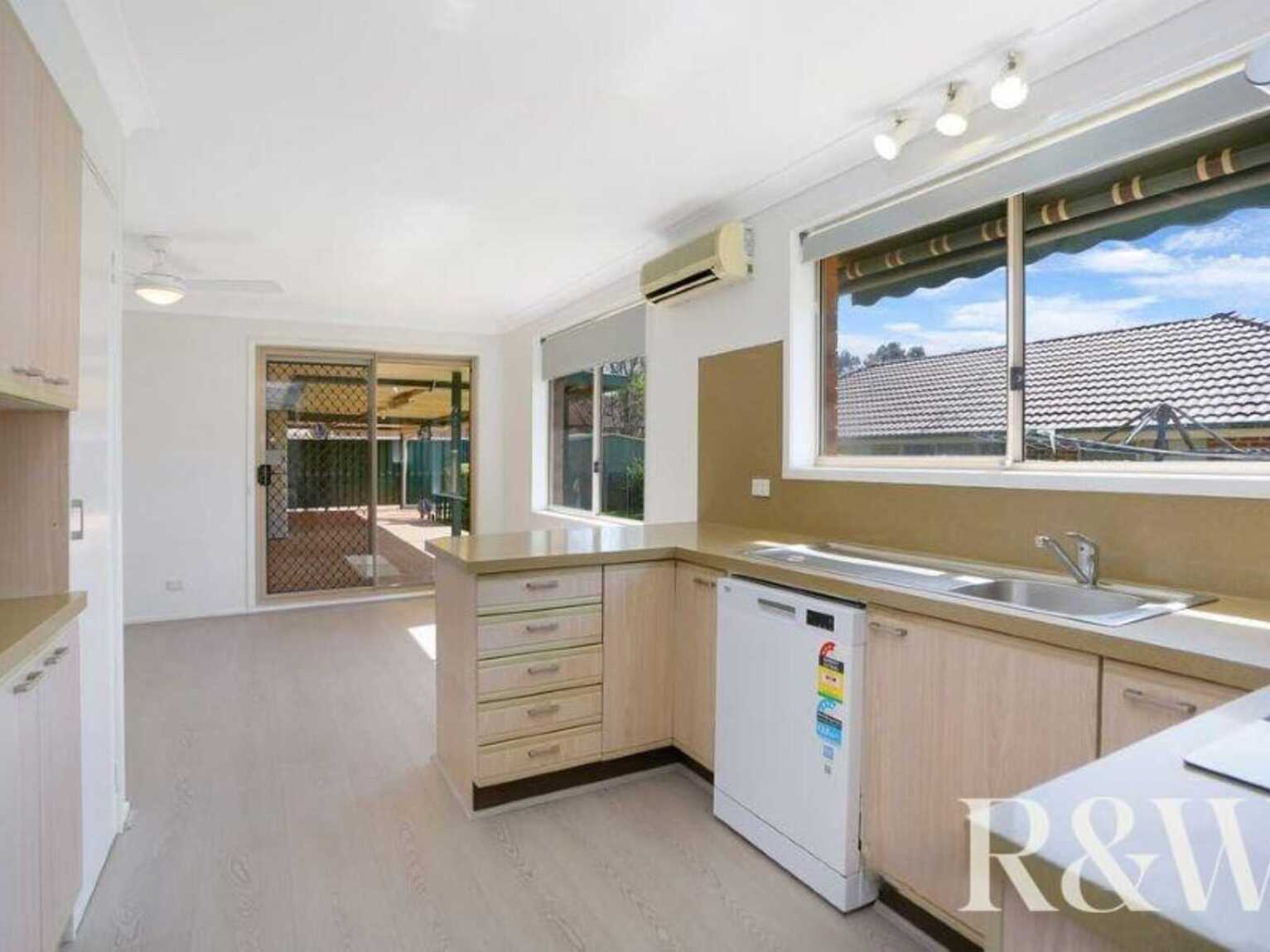 51 Womra Crescent Glenmore Park