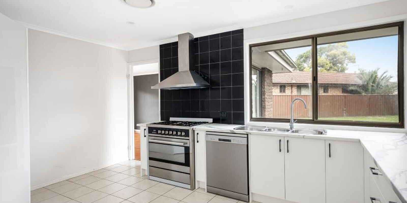 4 Galah Close St Clair