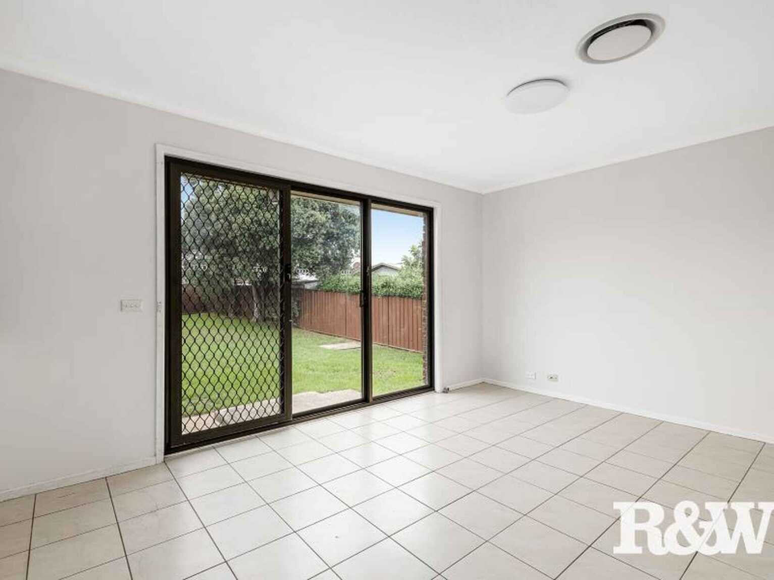 4 Galah Close St Clair