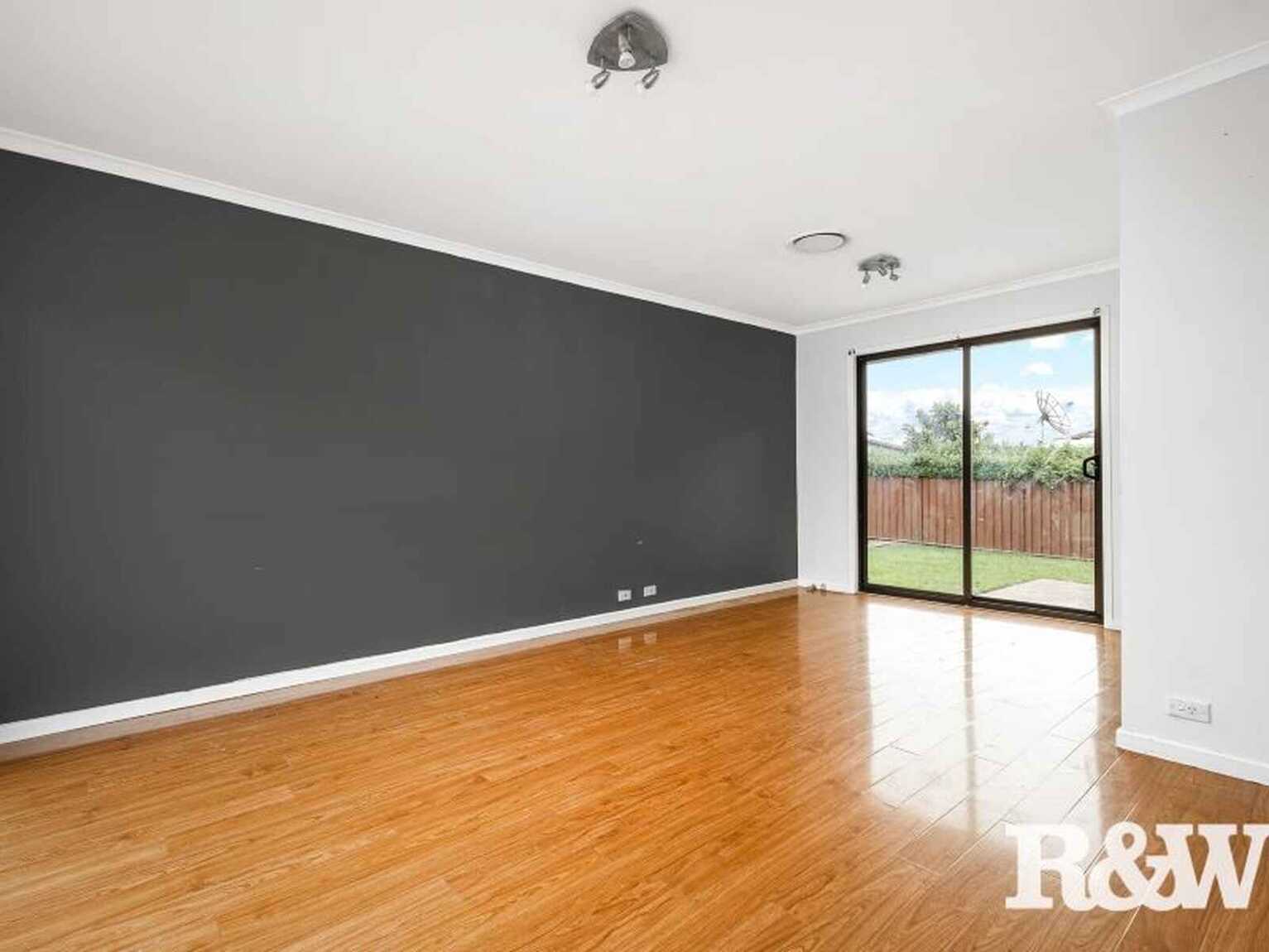 4 Galah Close St Clair