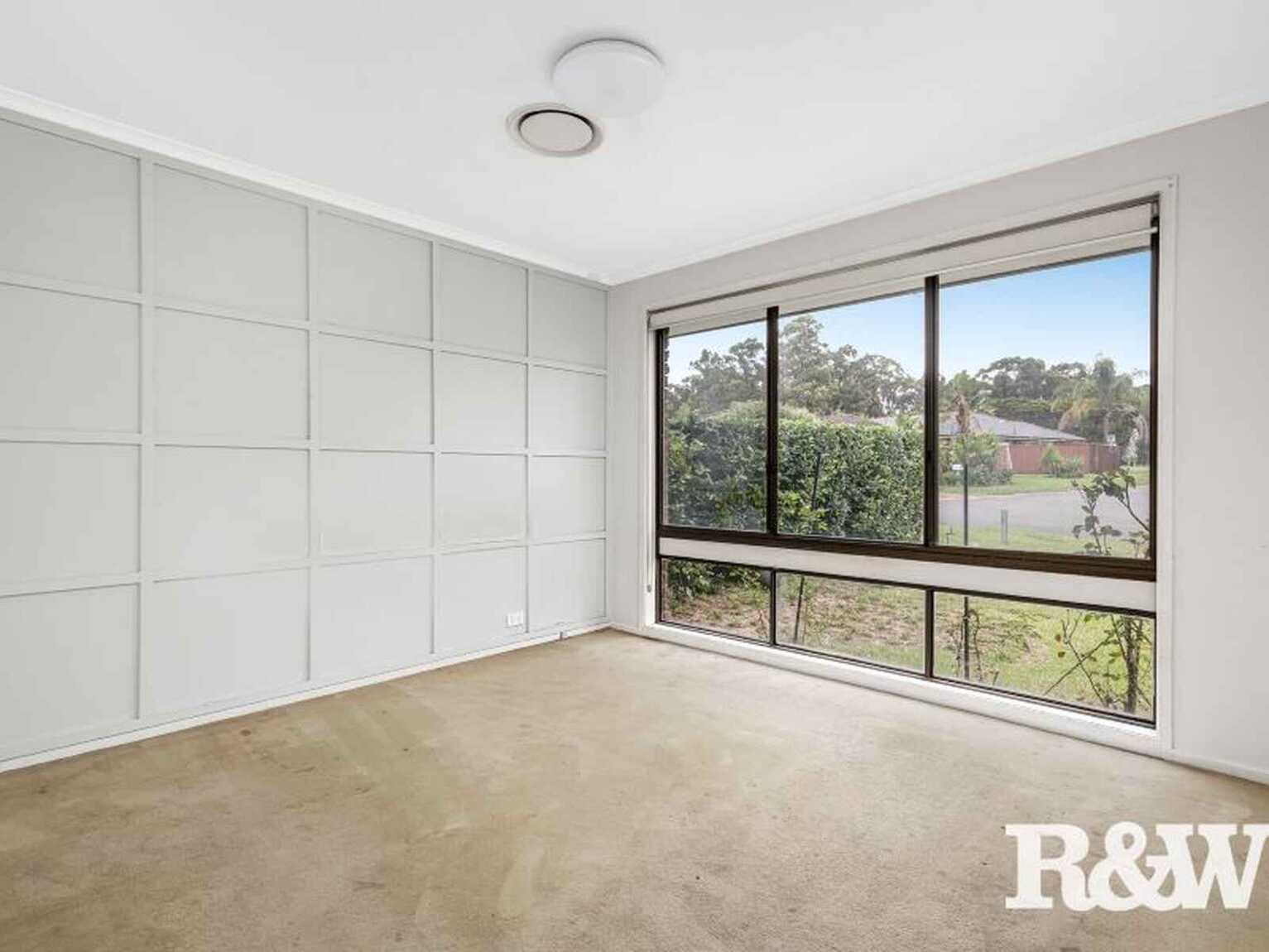 4 Galah Close St Clair