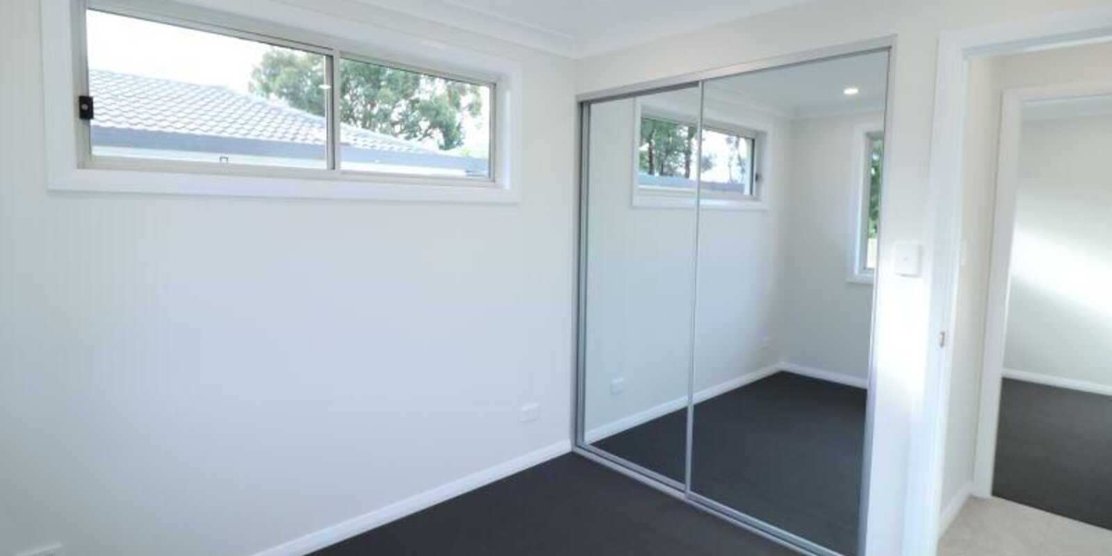 8A Nightmist Grove St Clair