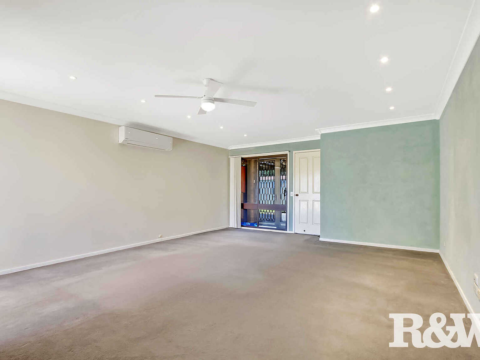 56 Timesweep Drive St Clair